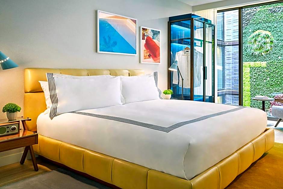 The Hollywood Grande, Autograph Collection