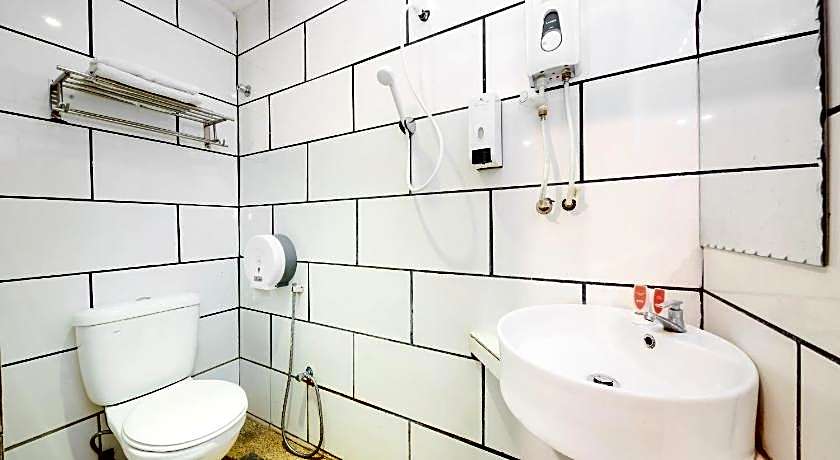 OYO 479 the green hotel