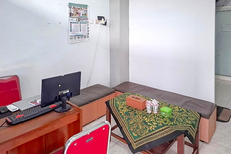 RedDoorz Syariah at Fariza Guesthouse Kendal