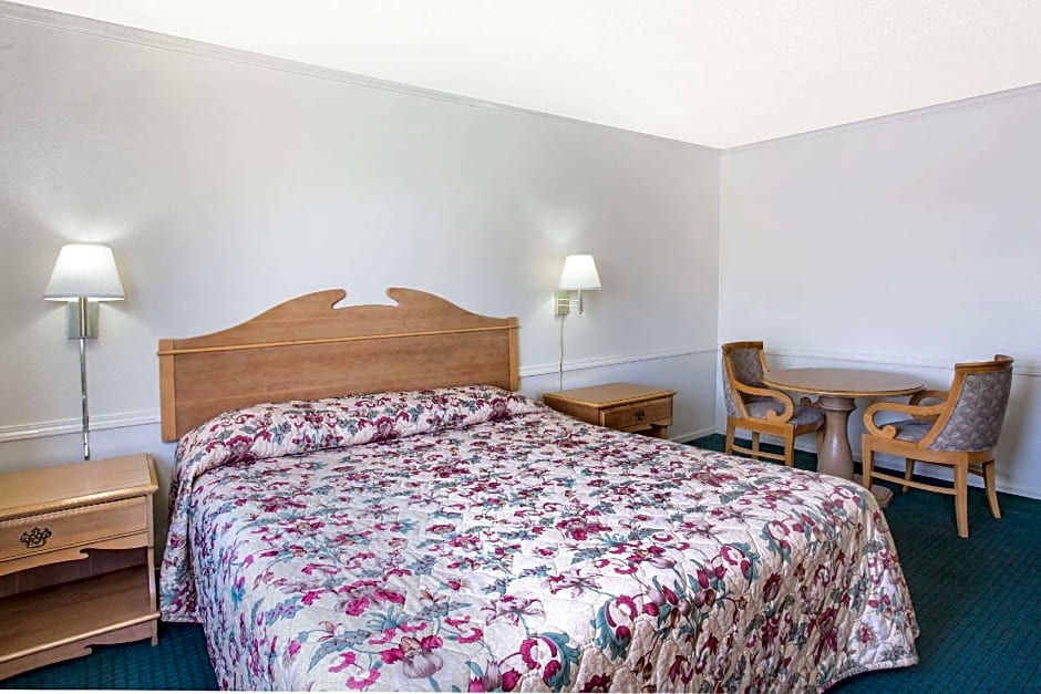 Knights Inn Pico Rivera