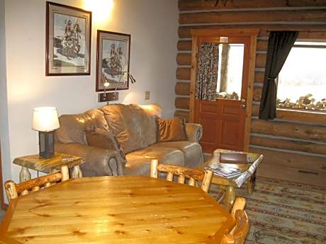 Two Bedroom Cottage - Aspen