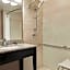 Wingate by Wyndham Cincinnati/Blue Ash