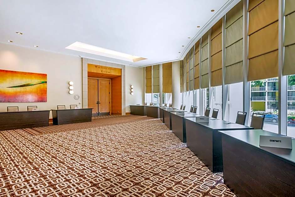 Omni Los Angeles Hotel At California Plaza