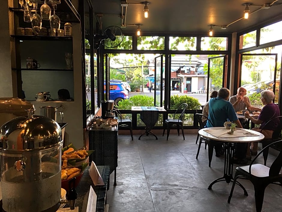 Baansuanprannok Hotel