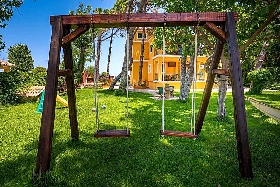 Zarkadis Beach Apartments