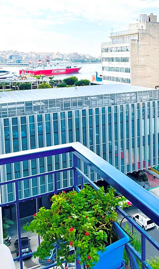 Triton Hotel Piraeus