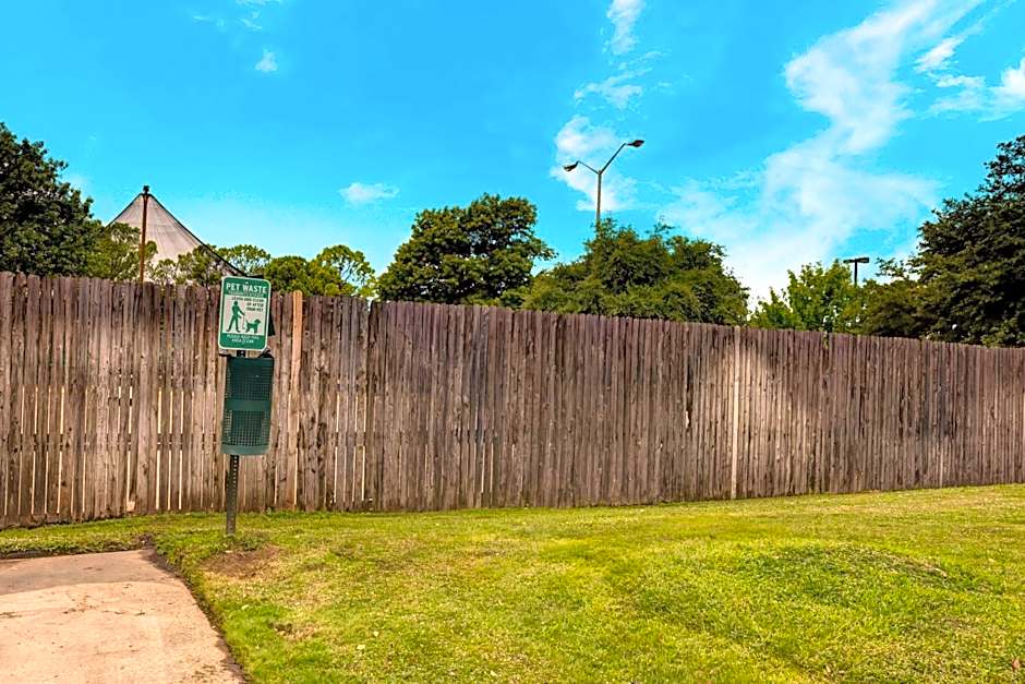 Studio 6-Arlington, TX - South - Dallas