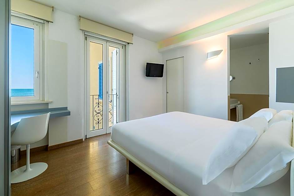 Life Hotel