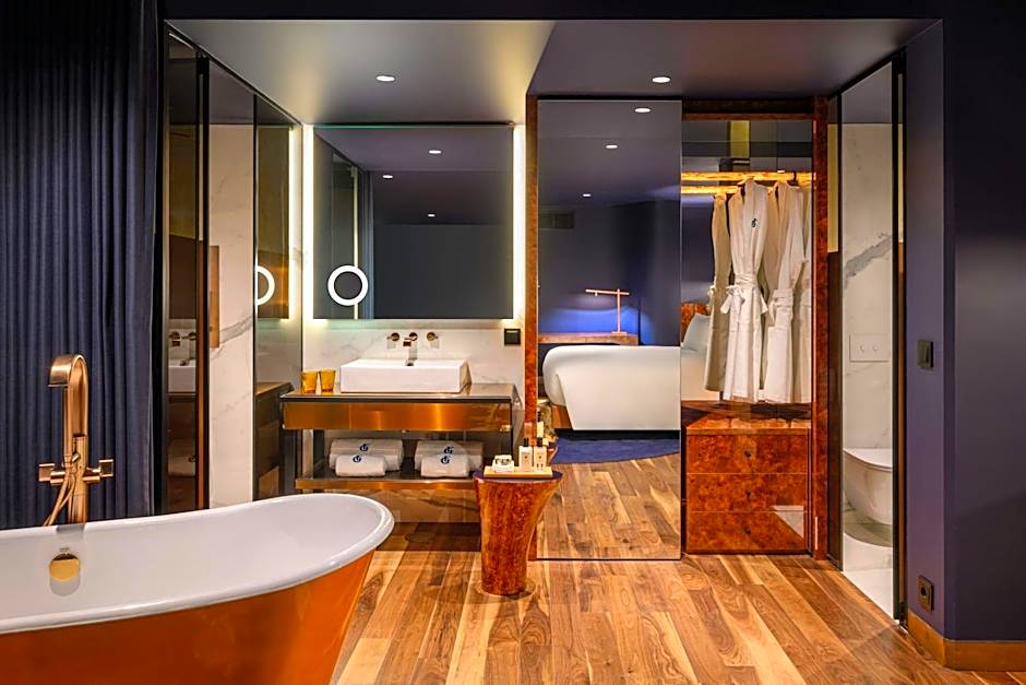 Forte de Gaia, Autograph Collection