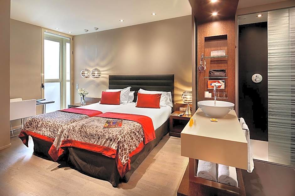 Olivia Plaza Hotel