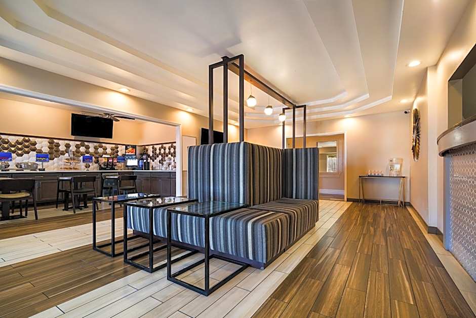 SureStay Plus by Best Western Topeka Northwest
