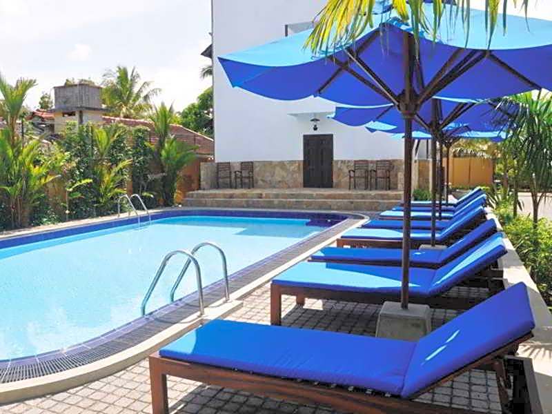 St.Lachlan Hotel & Suites