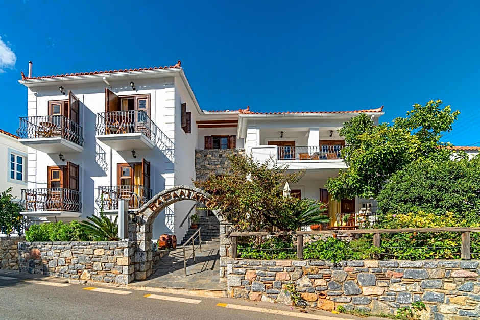 Hotel PARALIAKO Kyparissi