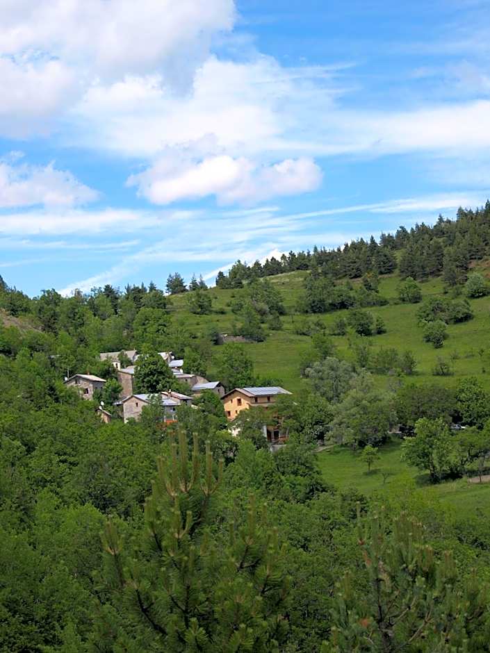 Eco-hôtel et Yourtes du Mercantour