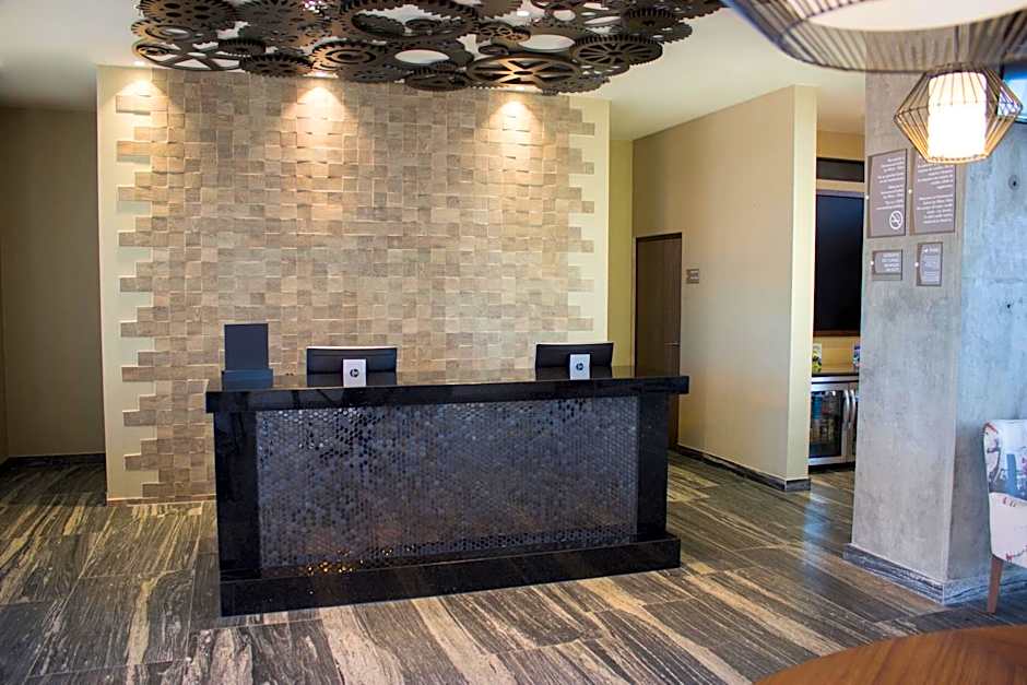 Fiesta Inn Suites Aeropuerto del Bajio