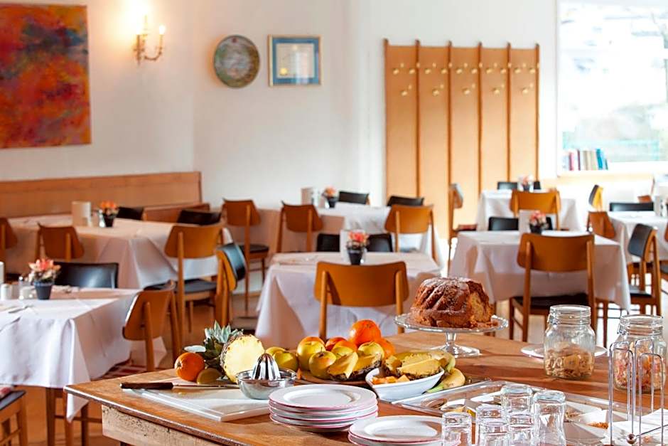 Keramikhotel Goldener Brunnen