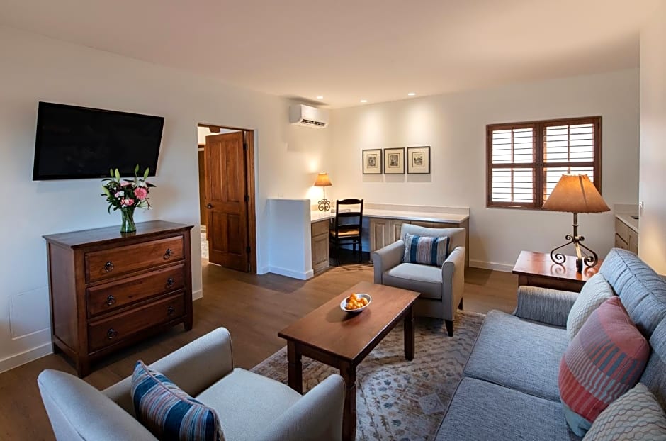 Piñon Court by La Fonda