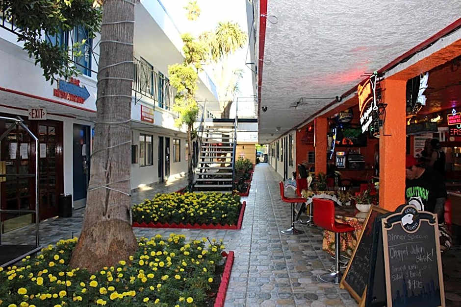 Tradewinds Airport Hotel