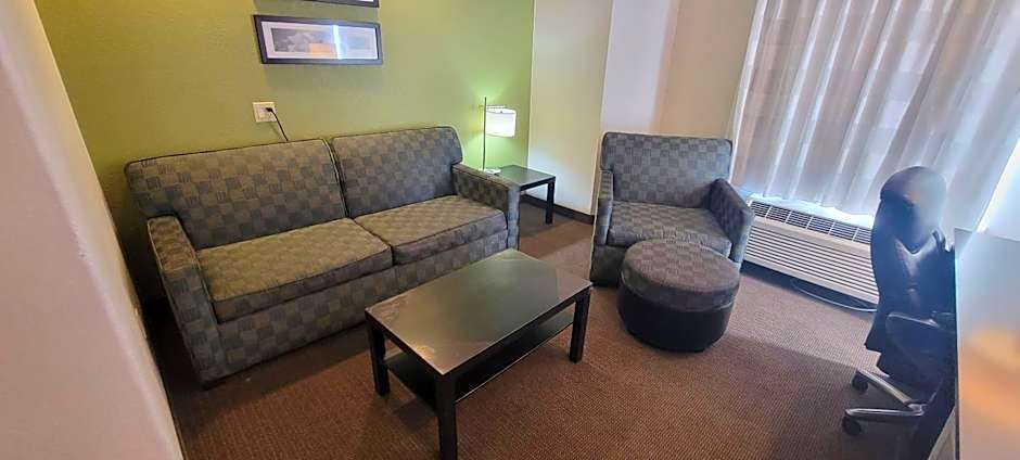Baymont by Wyndham Pueblo