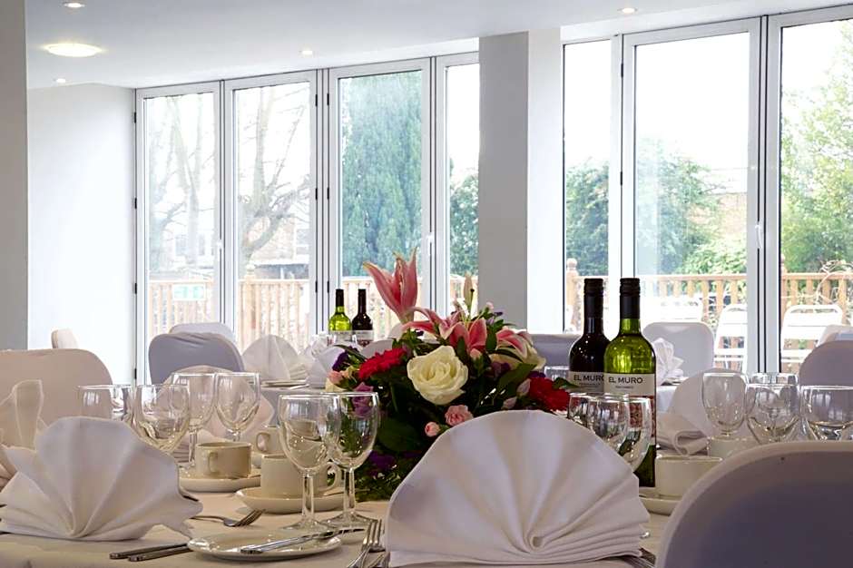 London Croydon Aerodrome Hotel By Sunday
