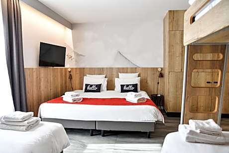 Chambre Tribu (1 lit double et 3 lits une personne)