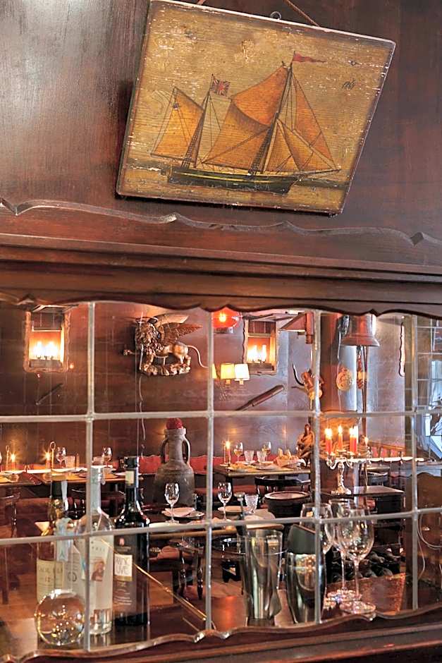 Hotel Saturnia & International