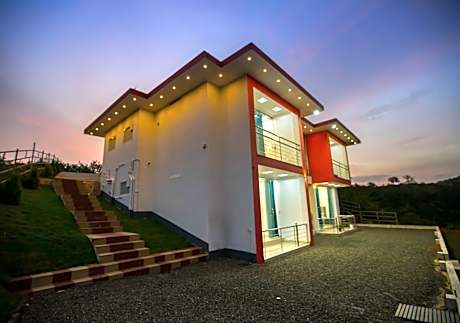 Hidden Valley Vagamon Cottage by VOYE HOMES