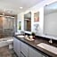 Los Angeles Premium Suites with Free Parking