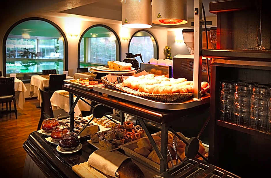 Admiral Hotel Villa Erme