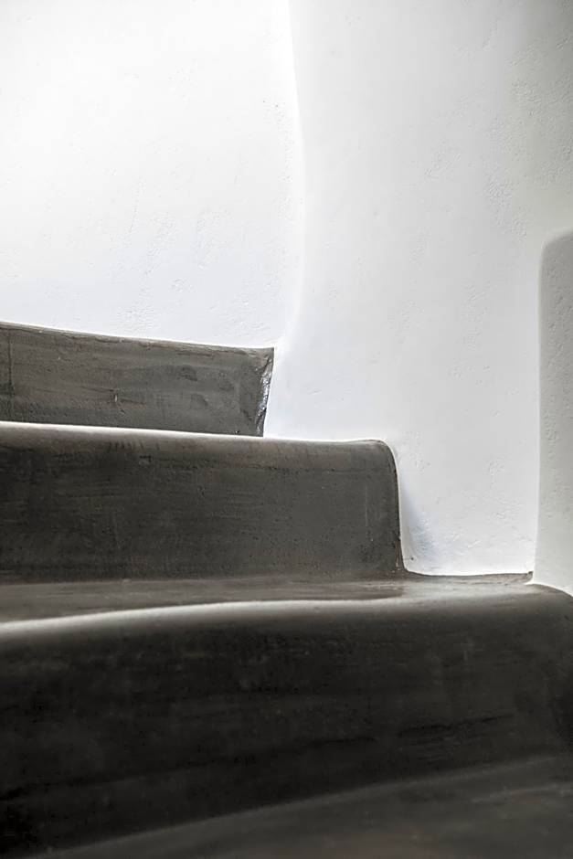 AQUA SERENITY LUXURY SUITES SANTORINI