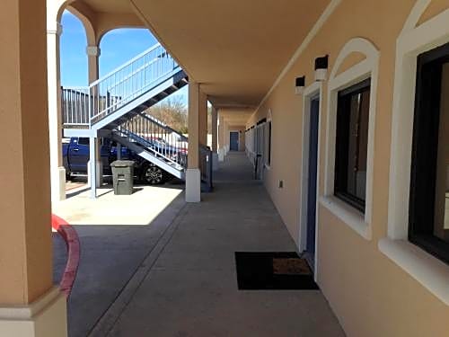 Executive Inn
