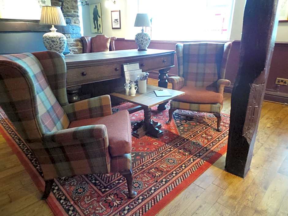 Dog House by Chef & Brewer Collection