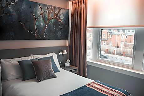 Double Room with Street View