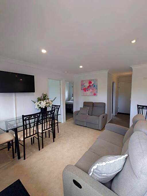 Top of the Lake Holiday Units