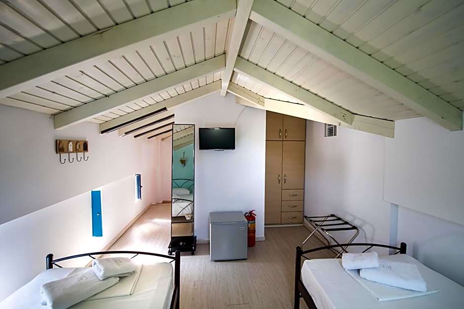 Ilianthos Apartments & Rooms