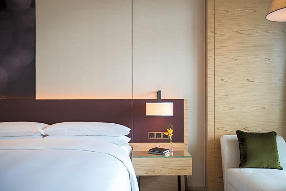 Renaissance by Marriott Haikou Hotel