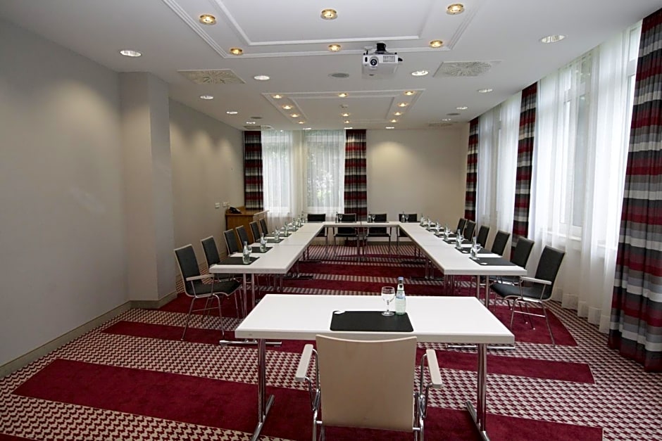 Holiday Inn Frankfurt Airport - Neu-Isenburg By IHG