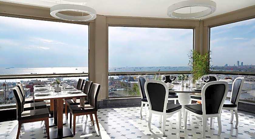 Darkhill Hotel