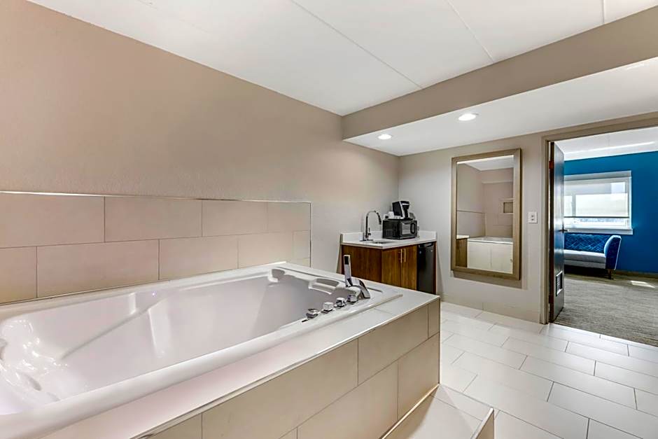 Holiday Inn Express Chicago-Downers Grove By IHG