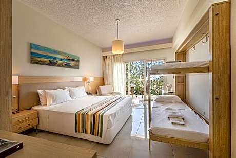 Superior Family Room (2 Adults + 2 Children)