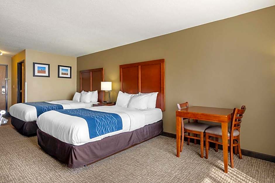Comfort Inn & Suites Pittsburg KS