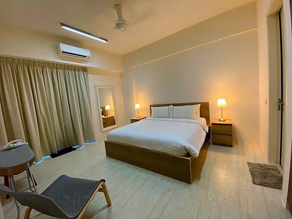 By The Sea Cozy Beachfront Home Side Seaview333A