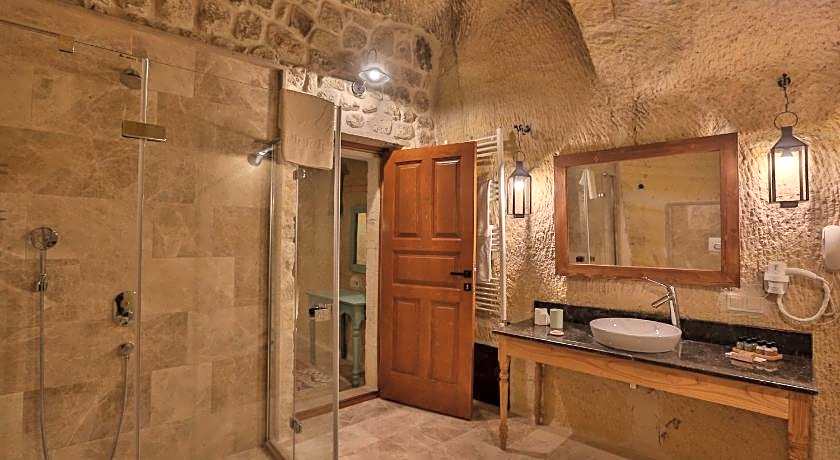 Acropolis Cave Suites