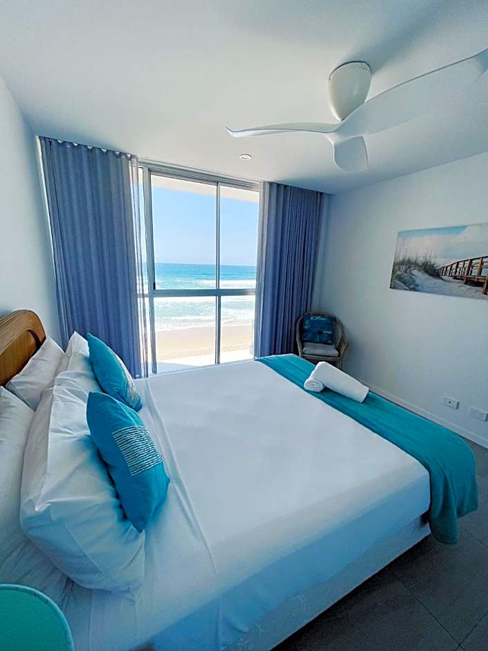 Golden Sands on the Beach - Absolute Beachfront Apartments