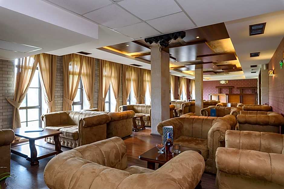 Grand Royale Apartment Complex & Spa