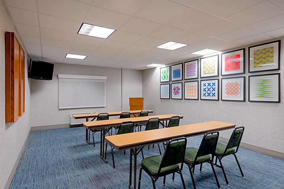 Holiday Inn Express & Suites Rocky Mount Smith Mountain Lake By IHG