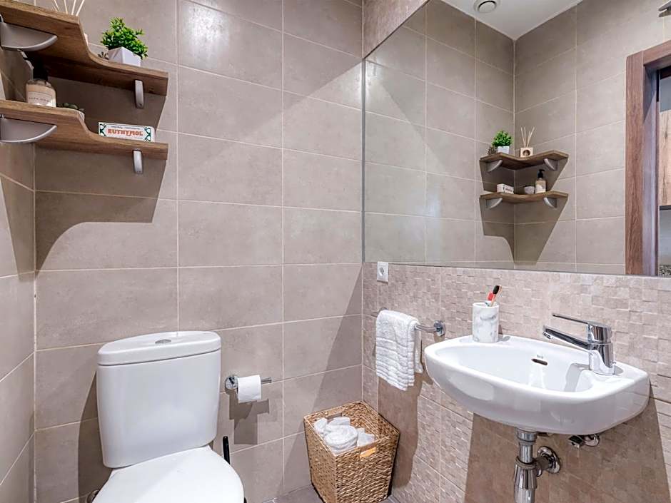 Livensa Living Studios Valencia Marina Real