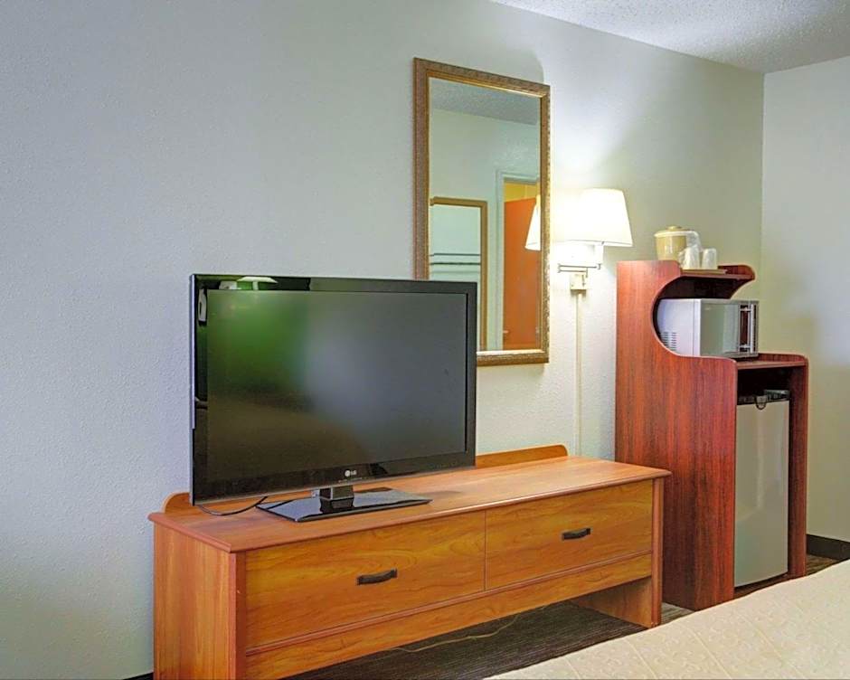 Garner Hotel Del Valle - Austin Southeast by IHG