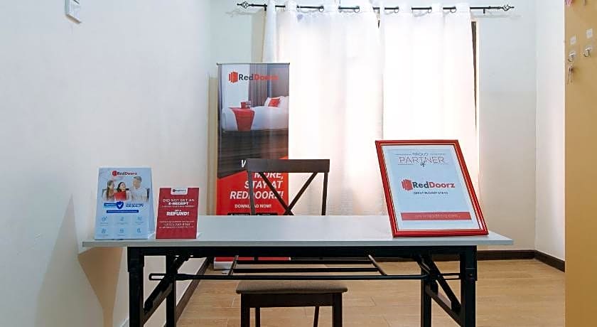 RedDoorz @ KBL Transient Inn San Fernando