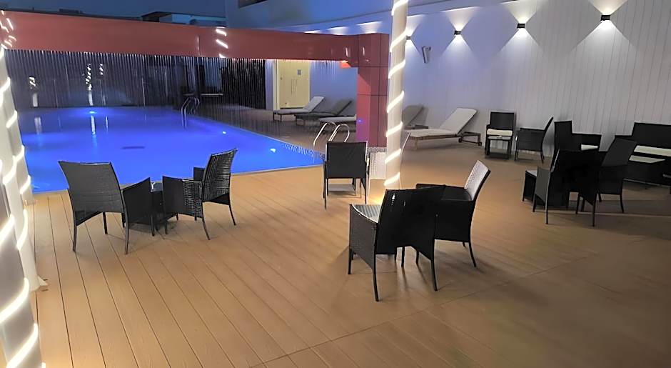 Carnelian Muscat - Airport Hotel